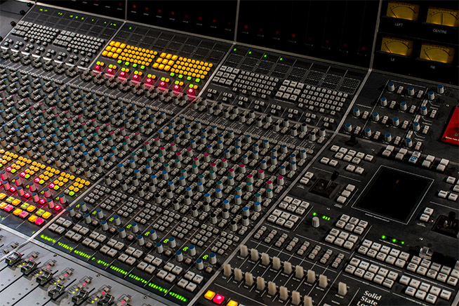 Dolby Atmos e la nostra console di comando audio per mixage
